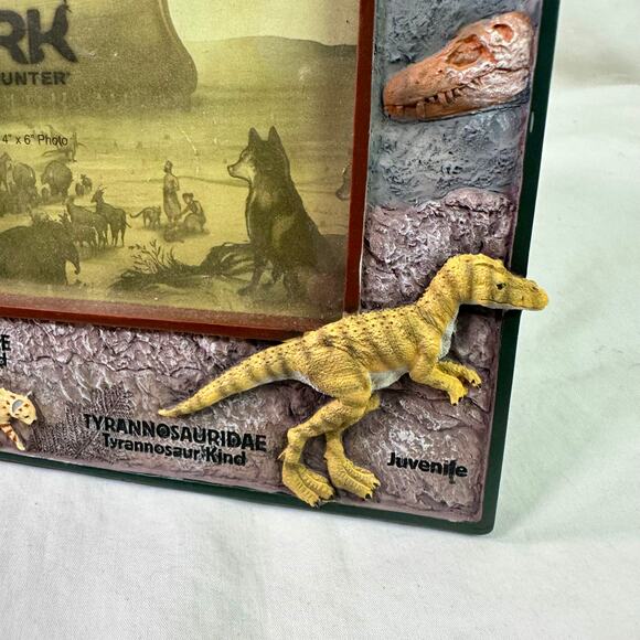 Ark Encounter Animal Kinds on the Ark 3D Frame Fits 4" x 6" Picture Souvenir - Picture 6 of 8